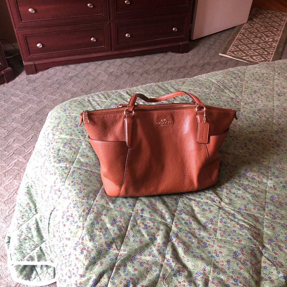 Authentic Coach Leathers Bag